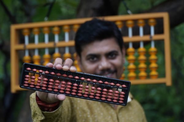 Learn abacus online with Hiten
